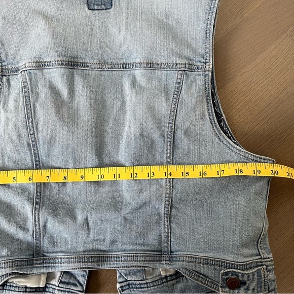American Eagle Outfitters Denim Vest Size Medium GUC - Picture 8 of 8